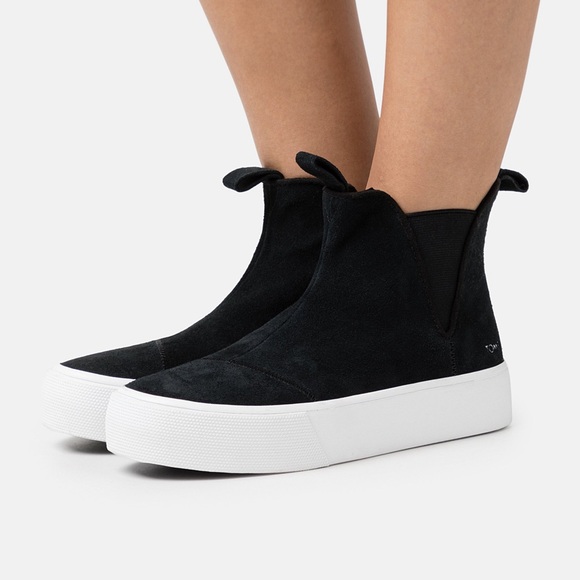 TOMS Jamie Black Suede Slip on Ankle Sneaker - Women's Size 9.5 - Picture 1 of 8
